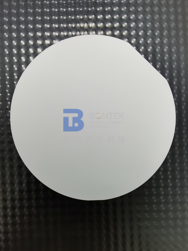 Wafer de sílica fundida personalizável para produção de dispositivos semicondutores de alto desempenho