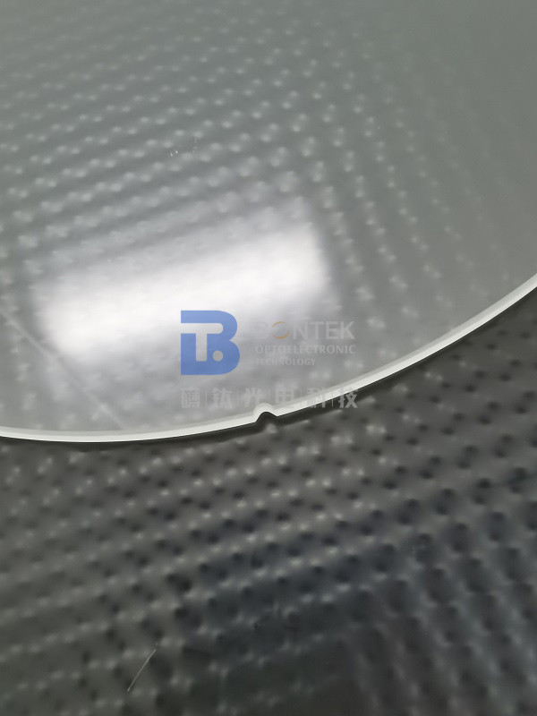 Melhore seus processos de semicondutores com wafers de sílica fundida com estabilidade térmica incomparável e para óptica e fotônica
